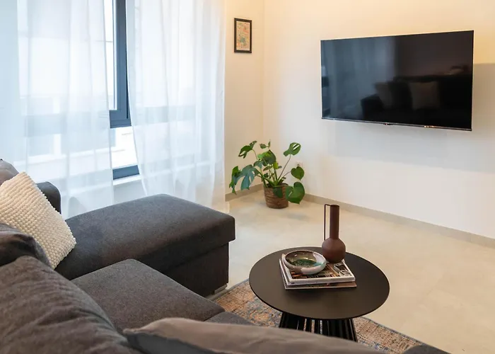 Modern City Residences - Free Private Parking