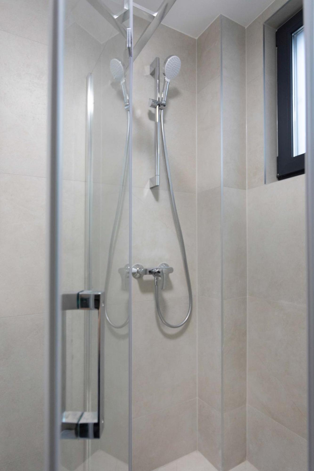 Apartman Modern Residences - Free Private Parking *